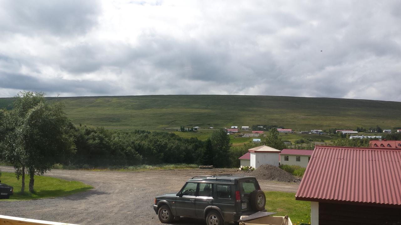 Guesthouse Hvitafell Laugar  Buitenkant foto